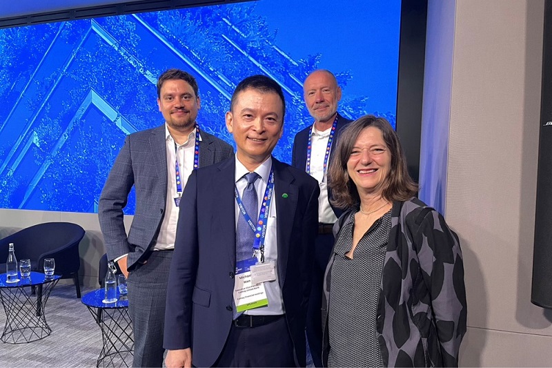 國泰世華銀行副總經理温珍瀚(左二)做為台灣唯一代表,向全球傳遞亞洲在國際能源轉型方面的發展潛力。由左至右為全球永續投資研究主管Jaakko Kooroshy、國泰世華銀行副總經理温珍瀚、丹麥大型退休基金Industriens Pension首席投資長Peter Lindegaard、Ceres Investor Network副總裁Kirsten Spalding。